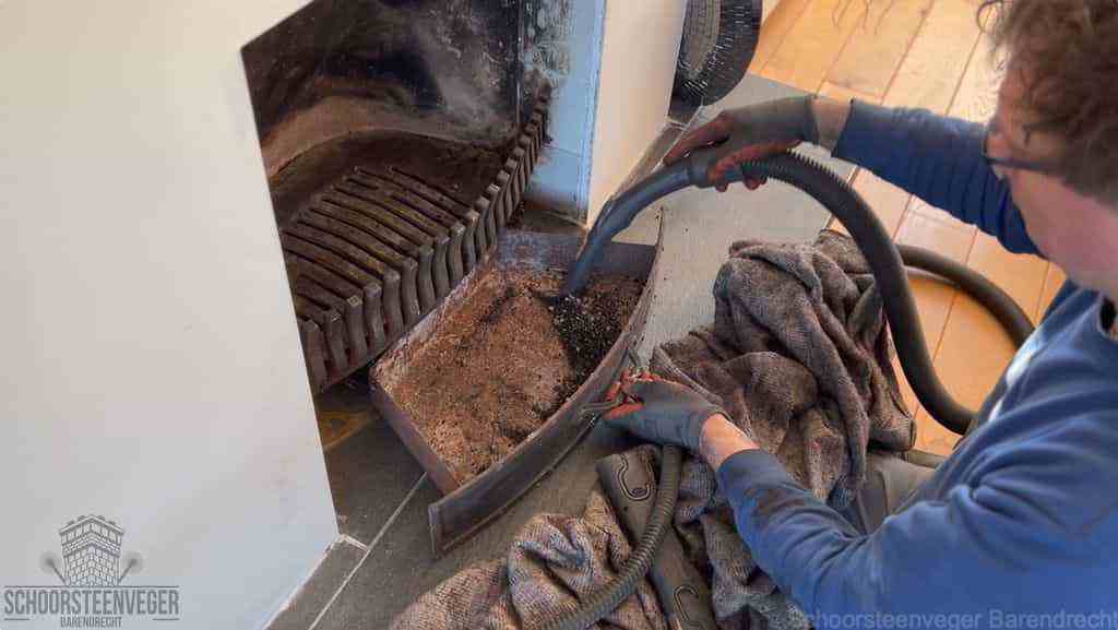 Prijs schoorsteenvegen Barendrecht schouw reinigen Prijs schoorsteenvegen Barendrecht schouw reinigen